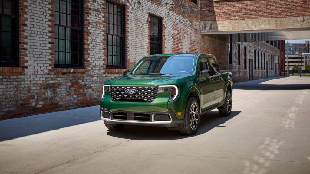 2025 Ford Maverick Facelift Introduces All Wheel Drive Hybrid Option