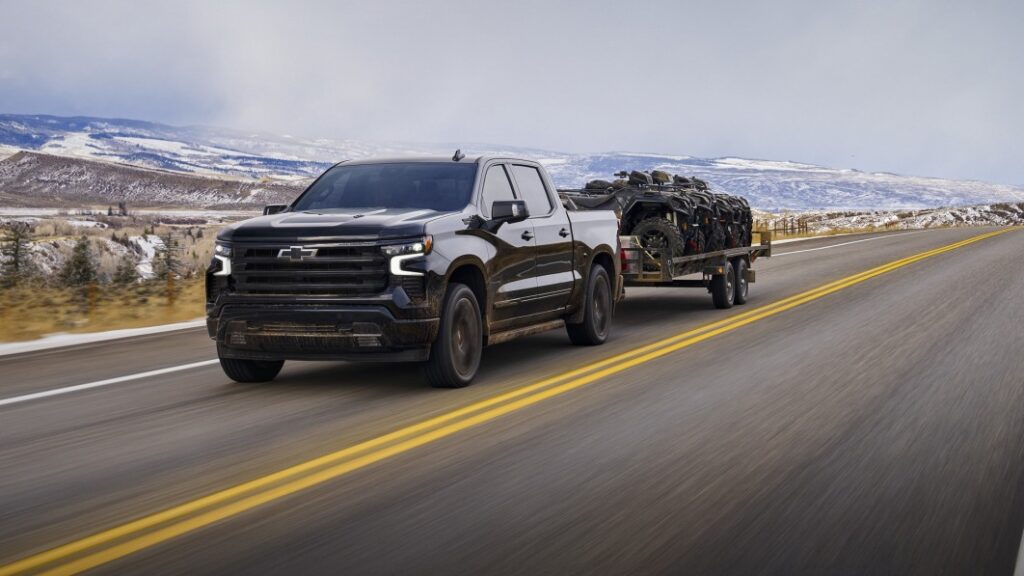 Concerns Arise As Chevy Silverado Navigates With 20 Foot Trailer Hands Free