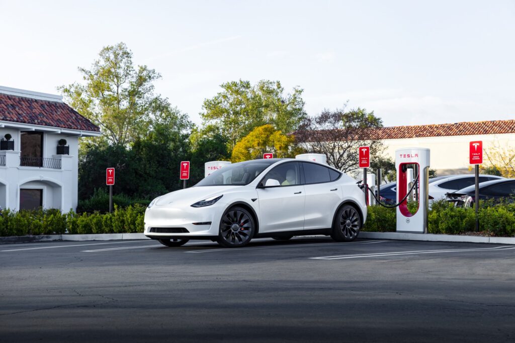 Ex Tesla And Gm Charging Executives Join Rival Ev Network