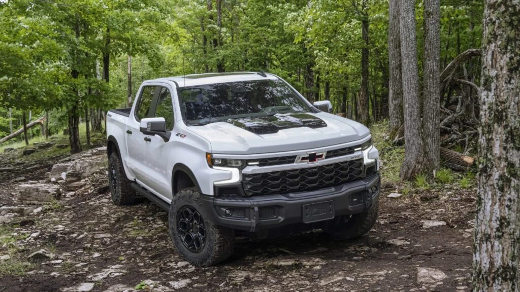 2025 Chevrolet Silverado Sees Minor Changes, Slight Price Increase Expected