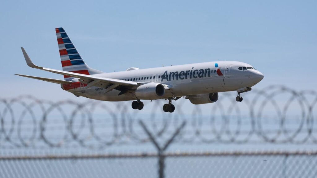 American Airlines Blocks Lesbian Woman From Flight, Mistaken For Drunk