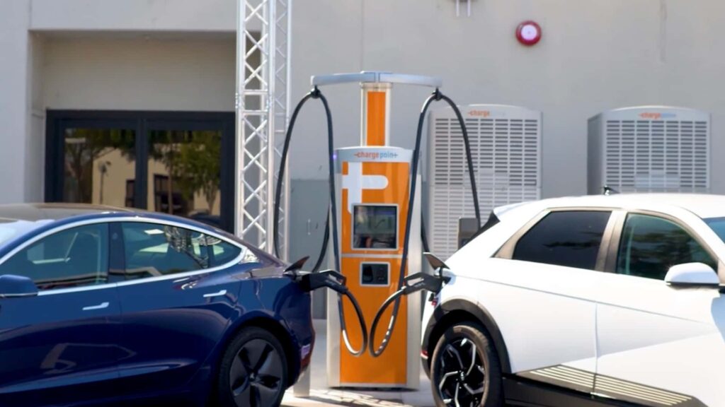 Chargepoint Unveils Omni Port Compatible With Tesla And All Evs