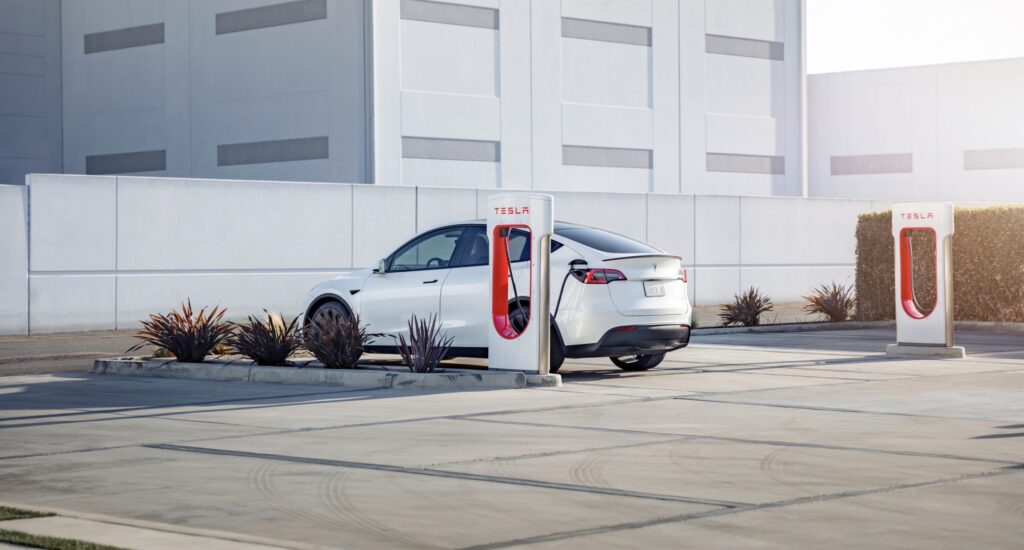 Foiled Kidnapping Attempt At Canadian Tesla Supercharger Location