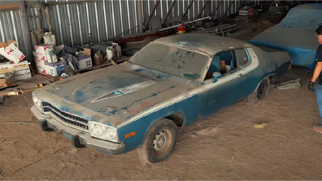 1974 Plymouth Road Runner Gtx Unearthed From Hidden Hangar After