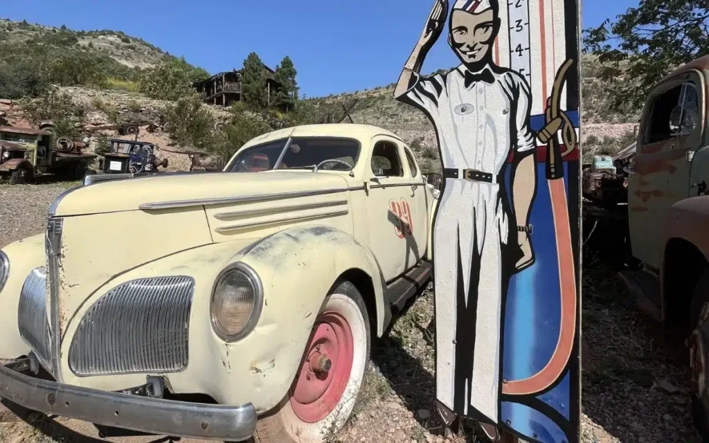 Abandoned Cars Fill America's Largest Deserted Ghost Town