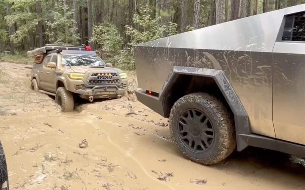 Cybertruck In Florida Pulls Stuck Off Road Vehicle From Muddy Trail