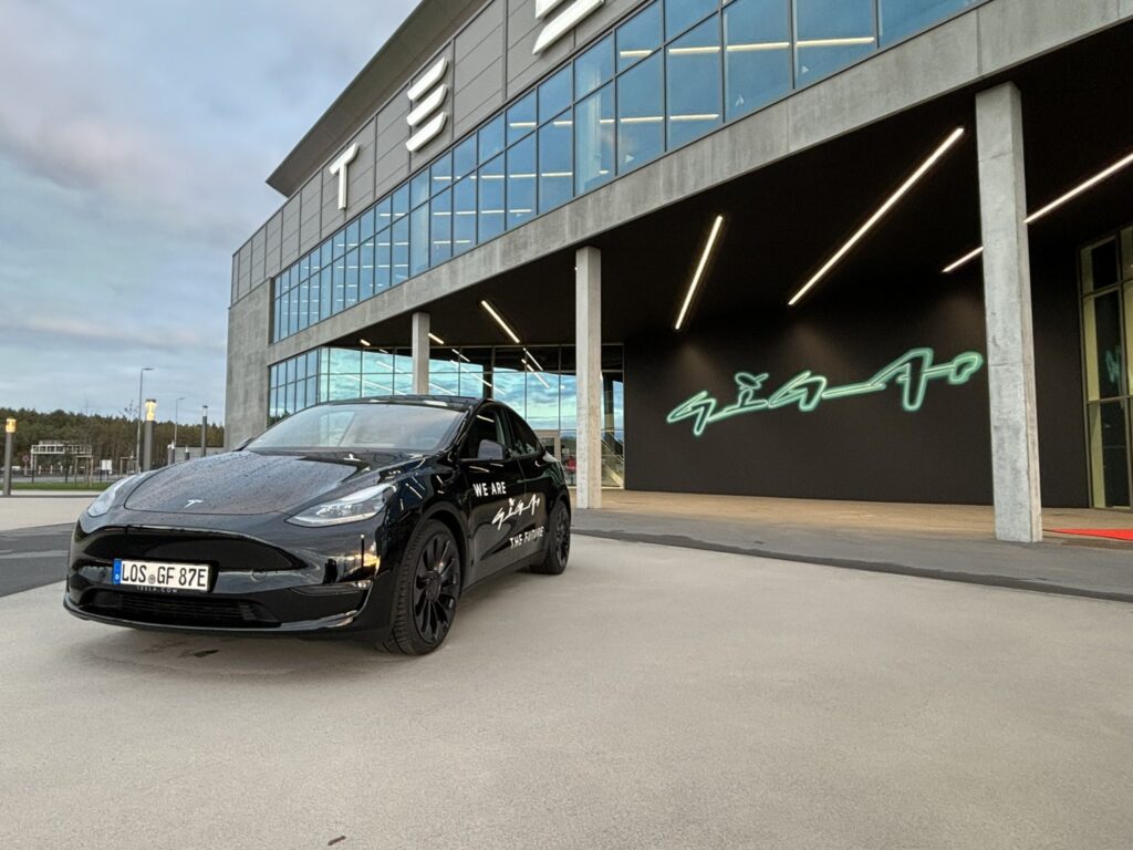 German Union Pressures Tesla's Giga Berlin, Sparking Industrial Debate [opinion]