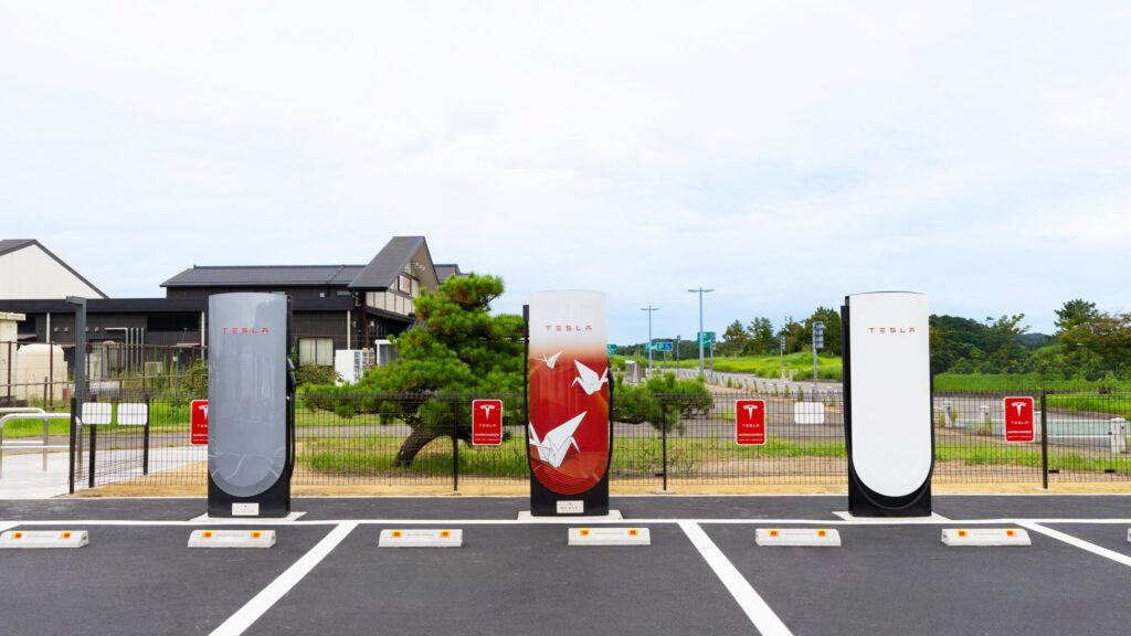 Tesla Marks Milestone With Installation Of 60,000th Supercharger In Japan